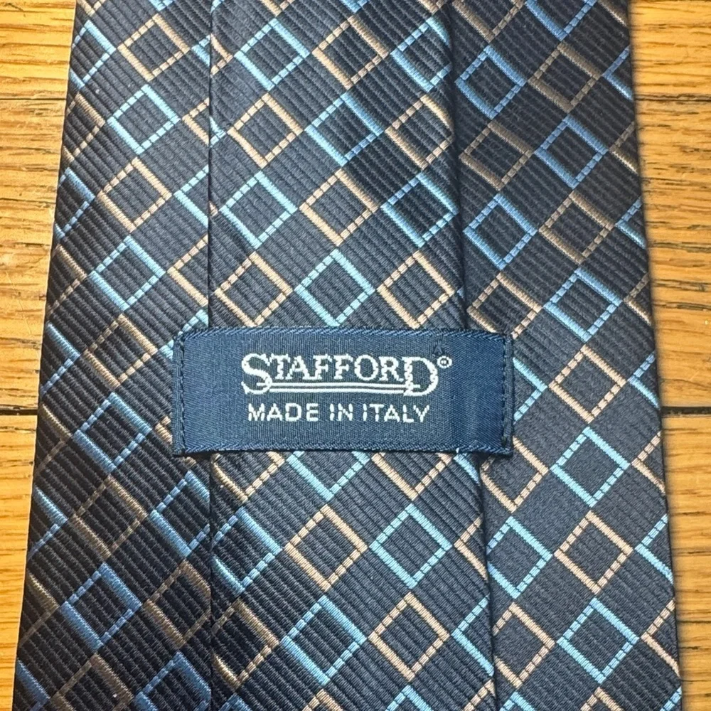 Beautiful Stafford Striped/Patterned Men's Tie Set